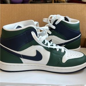 Air Jordan 1 Mid SE Women's Shoes